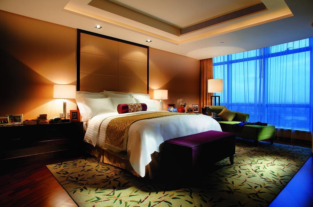 Union Square, Shanghai Pudong - Marriott Executive Apartments Room photo